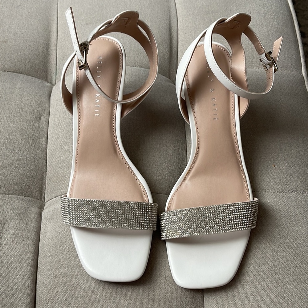 Kelly and Katie Mayla Sandal - Picture 3 of 6